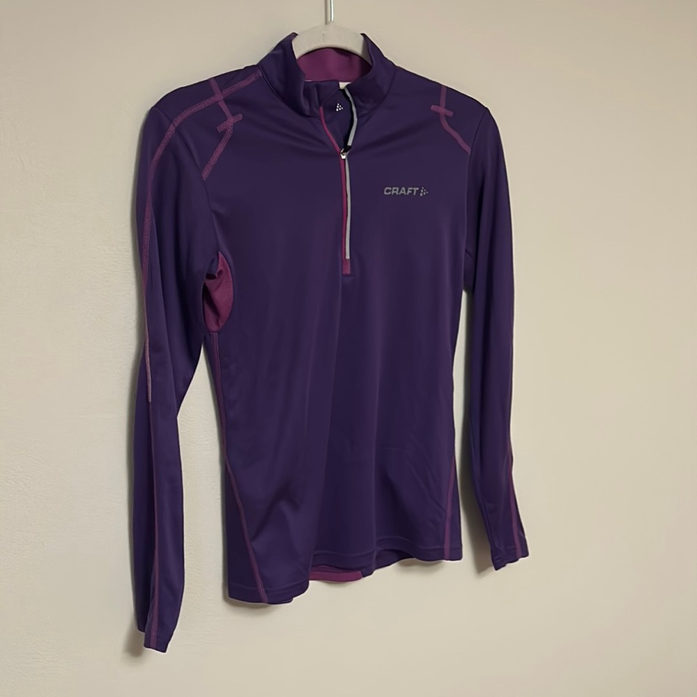Craft size small athletic top